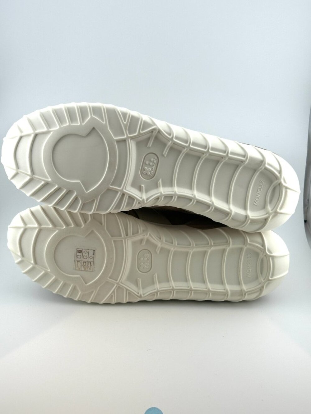 BRAND NEW MONCLER EMILIA LOW-TOP SNEAKERS - Picture 3 of 3